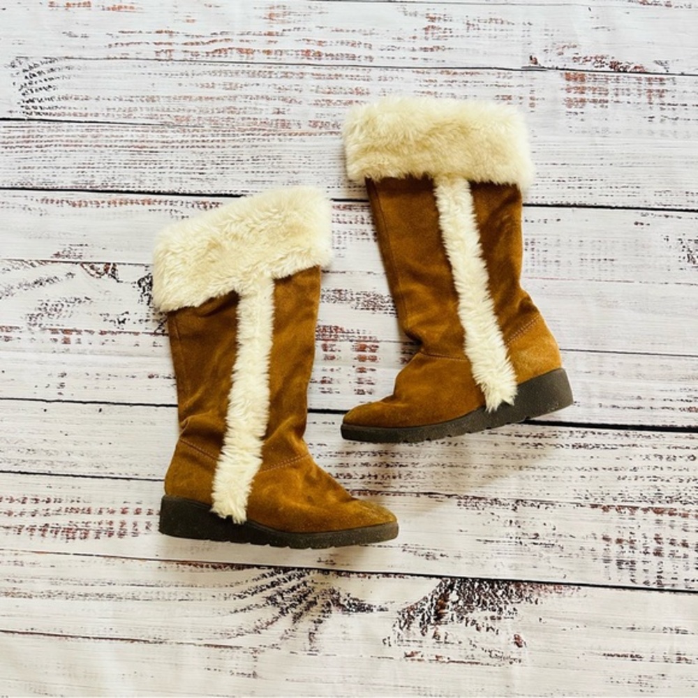 Girls brown suede boots w/ fur! Size 2